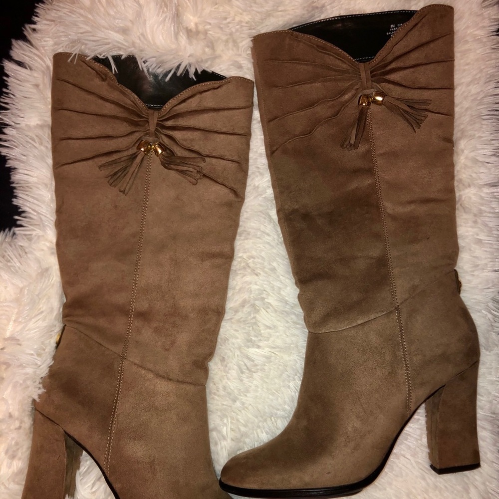 Monet chunky heeled boots
